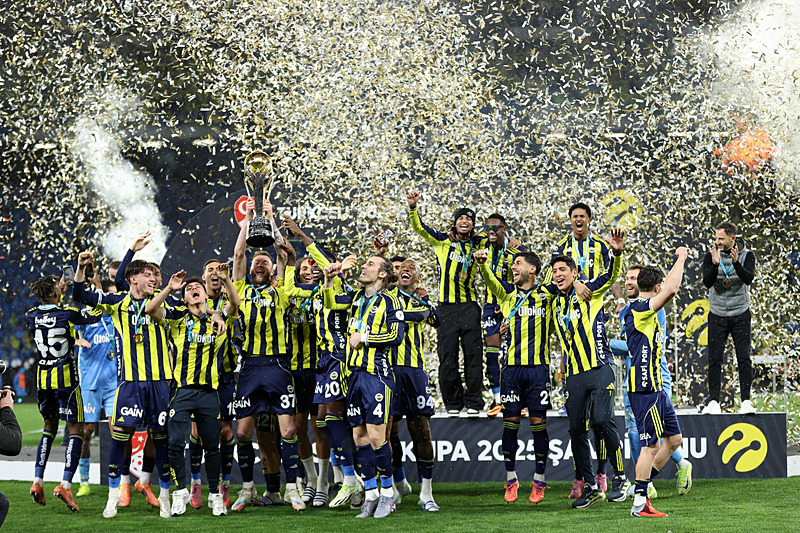 Fenerbahçe’de o isme Süper Lig’den bir talip daha! Geleceği merak ediliyordu