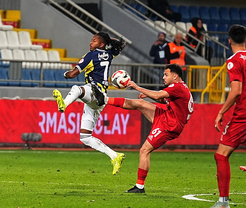 Spor yazarları Beyoğlu Yeni Çarşı-Fenerbahçe maçını değerlendirdi