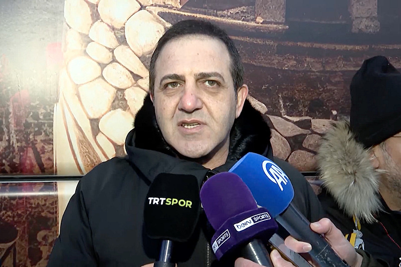 Galatasaray ilk transferini bitiriyor! Genç yıldızla el sıkıştı