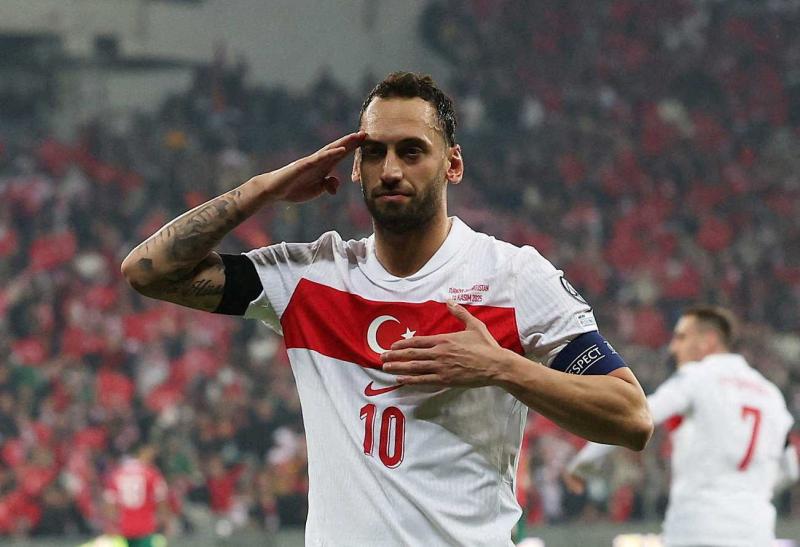 Galatasaray rotayı Hakan Çalhanoğlu’na çevirdi! Görüşme ortaya çıktı