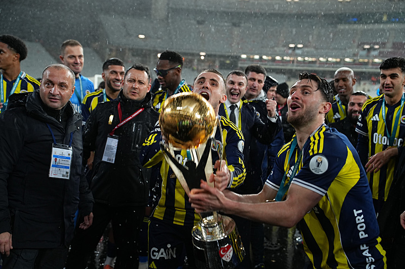 Fenerbahçe’de ayrılık kapıda! Fransız basını anlaşmayı duyurdu