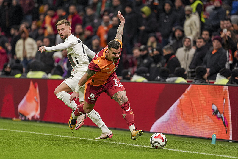 Neler söylediği ortaya çıktı! Dursun Özbek’ten soyunma odası konuşması!