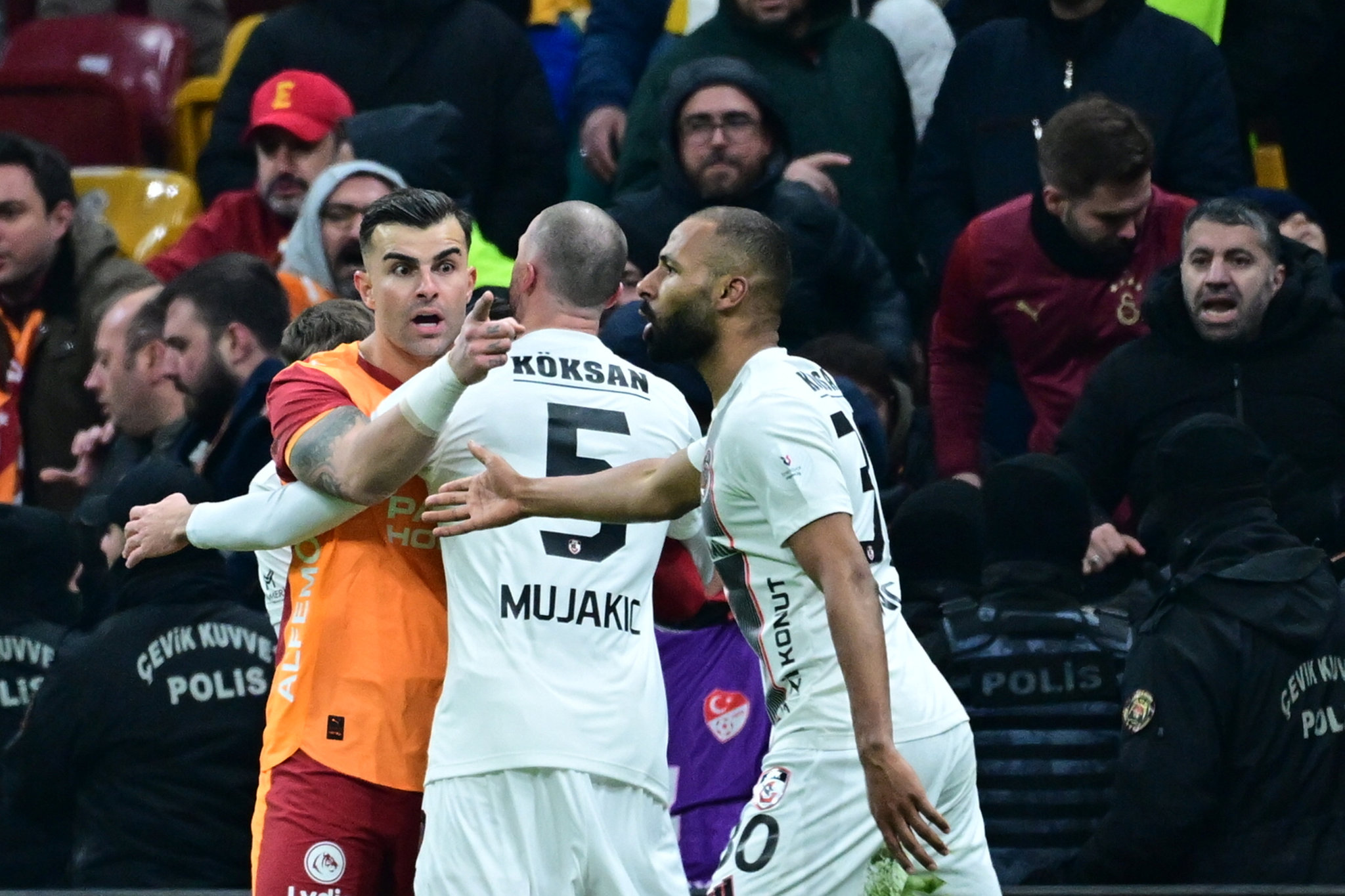 Spor yazarları Galatasaray-Gaziantep FK maçını yorumladı