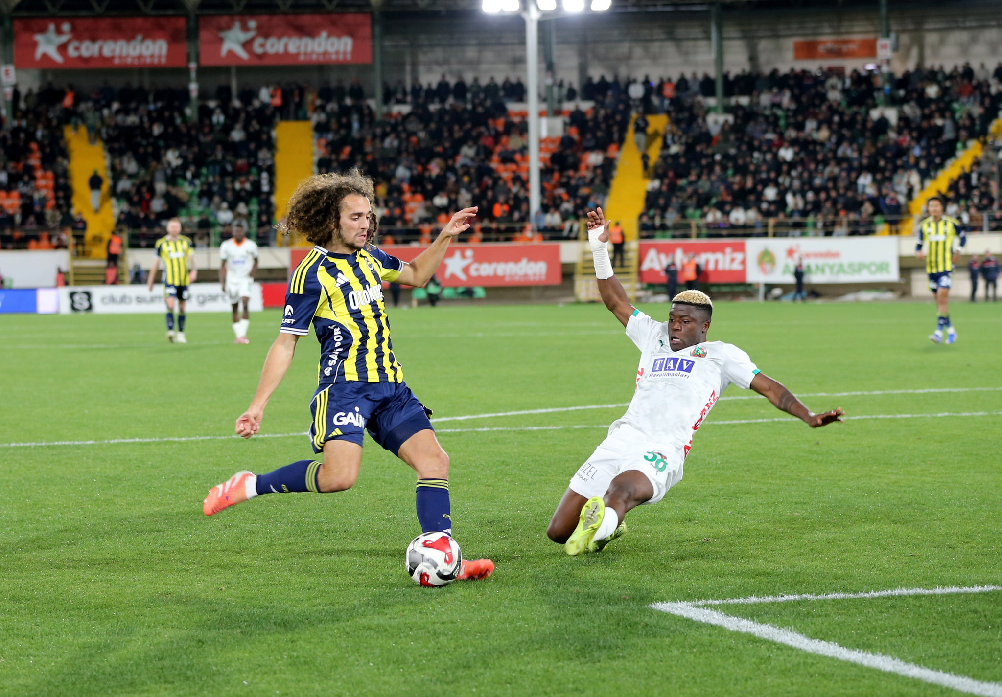 Usta yazardan Fenerbahçe’nin yıldızına övgü: Tam bir avcı gibi!