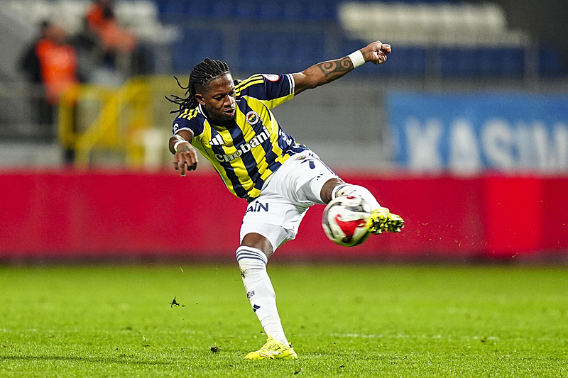 Brezilya ekibi Fenerbahçeli futbolcuda ısrarcı! Yeni teklif yapılacak