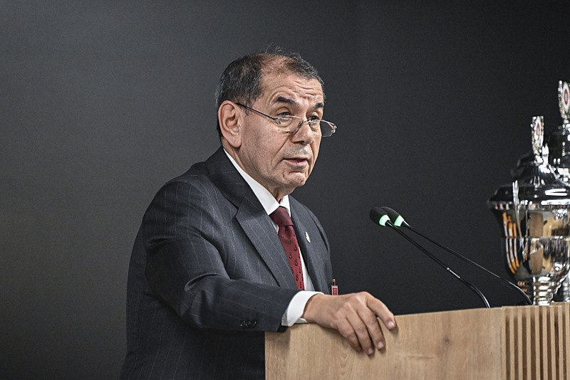 Galatasaray Başkanı Dursun Özbek’ten flaş transfer açıklaması!