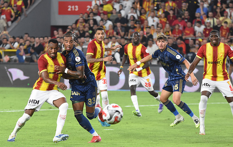 Tedesco’dan flaş kadro! İşte Fenerbahçe’nin Göztepe maçı muhtemel 11’i!