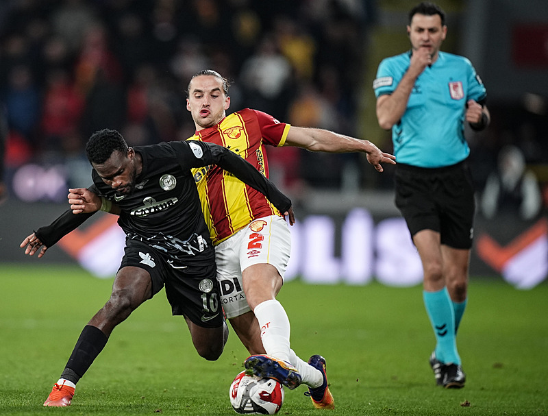 TRANSFER HABERİ: Fenerbahçeli eski isme Galatasaray kancası!