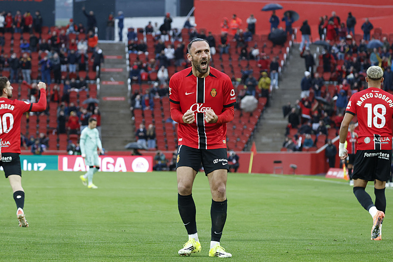 Fenerbahçe golcü transferinde rotayı eski yıldızına çevirdi! İşte son teklif