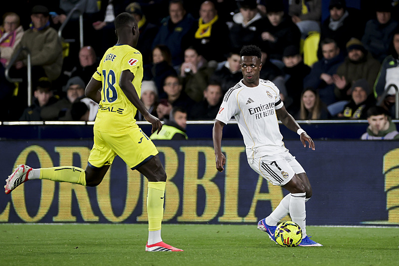 TRANSFER HABERİ: Galatasaray’a şampiyon orta saha!