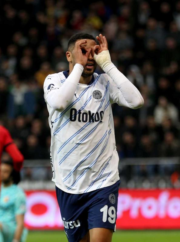 En-Nesyri’den yönetime şok talep! Fenerbahçe’nin elini kolunu bağladı