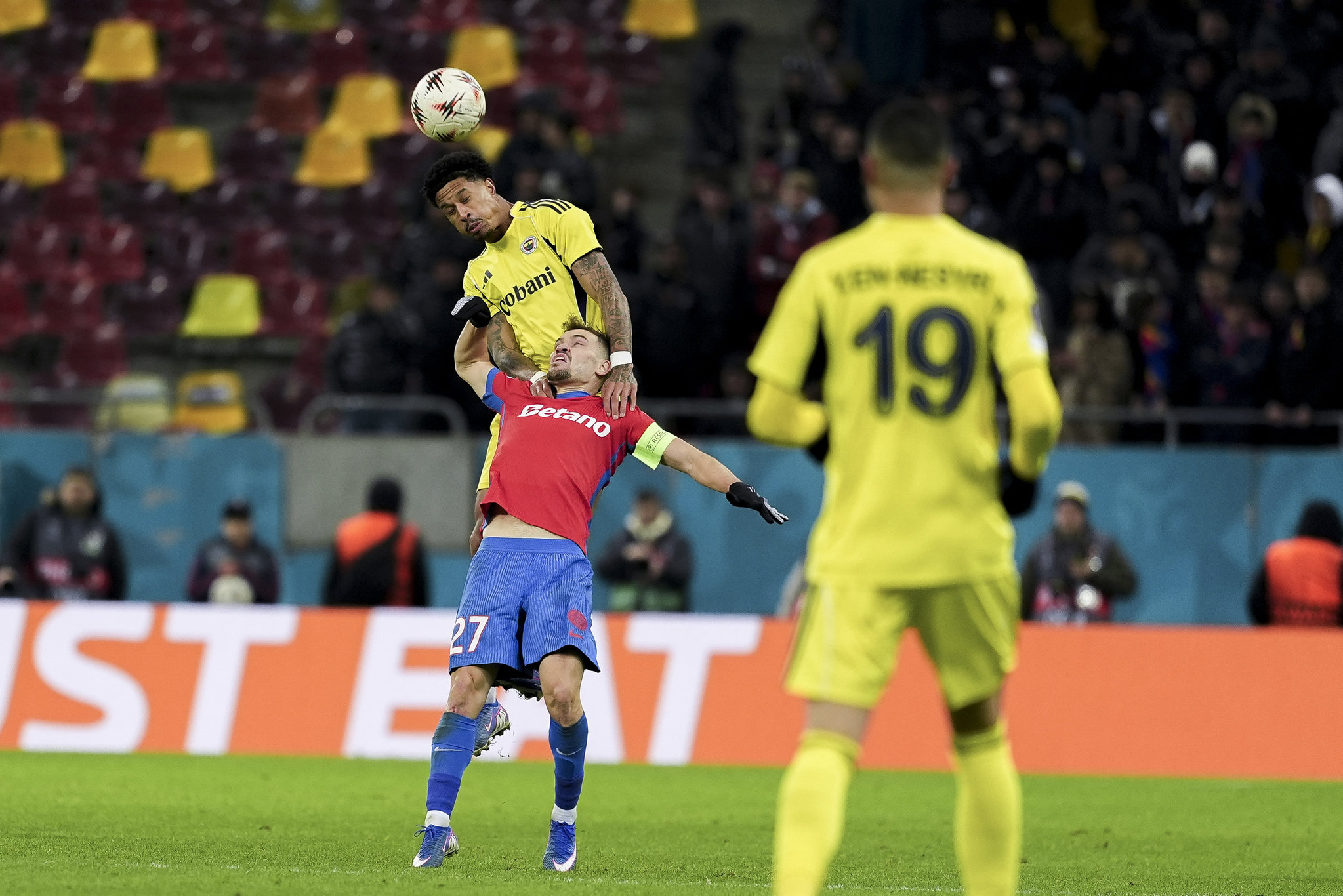 Usta kalemden Fenerbahçeli futbolcuya eleştiri! Ne yaptığını bilmiyor