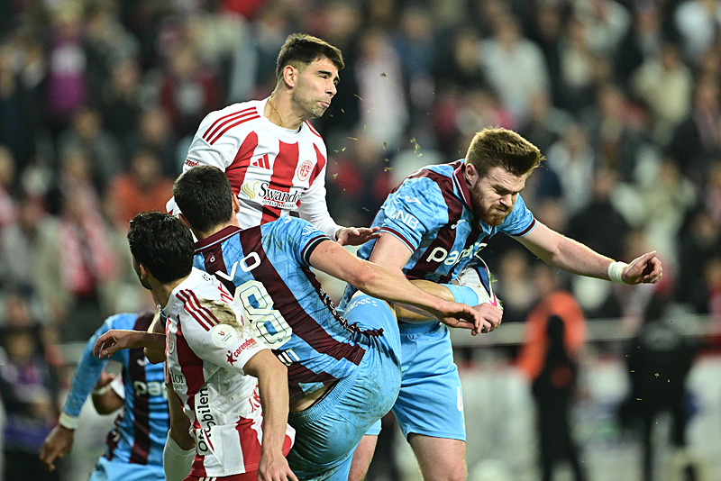 Spor yazarları Antalyaspor - Trabzonspor maçını yorumladı!