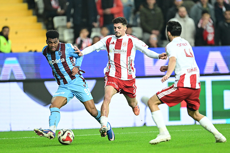 Spor yazarları Antalyaspor - Trabzonspor maçını yorumladı!