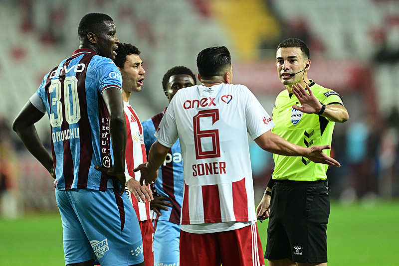 Spor yazarları Antalyaspor - Trabzonspor maçını yorumladı!