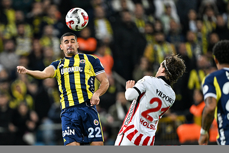 Fenerbahçe’de sol bek gelişmesi! Levent Mercan ve Archie Brown...