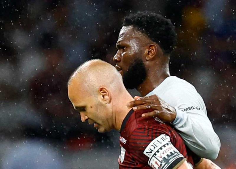 Galatasaray’da orta sahaya sürpriz aday! Körfez’den gelecek