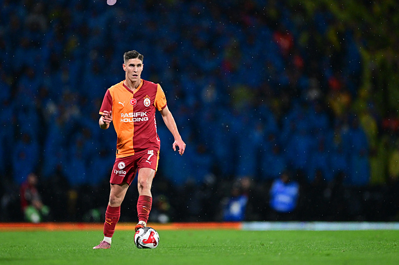 Galatasaray’dan yıldız isim için gelen transfer teklifine ret!