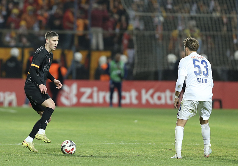 Galatasaray’dan yıldız isim için gelen transfer teklifine ret!