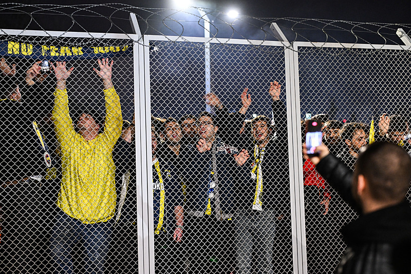 N’Golo Kante Fenerbahçe için İstanbul’a geldi! Taraftar havalimanına akın etti