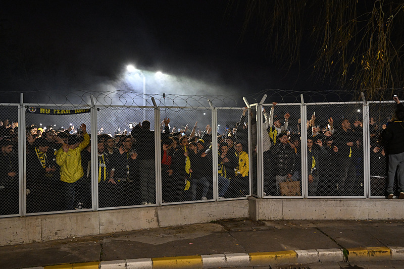 N’Golo Kante Fenerbahçe için İstanbul’a geldi! Taraftar havalimanına akın etti
