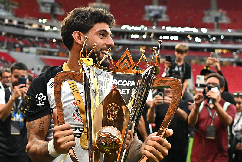 Fenerbahçe için flaş santrfor iddiası! İşte yapılacak yeni teklif