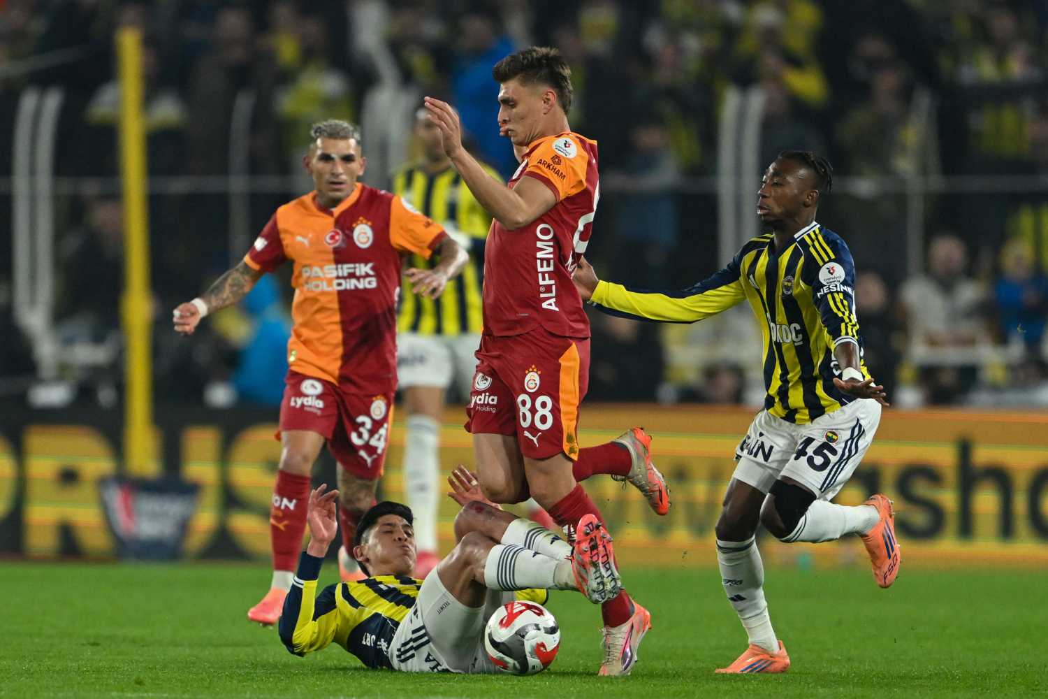 Galatasaray’da flaş ayrılık! İşte yeni takımı