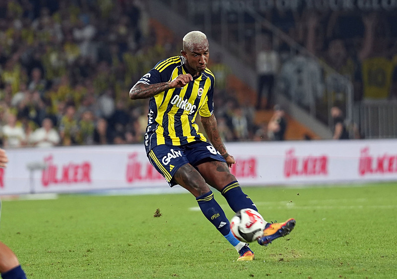 Fenerbahçe’de Talisca fırtınası! Osimhen, Icardi ve Onuachu’ya fark attı