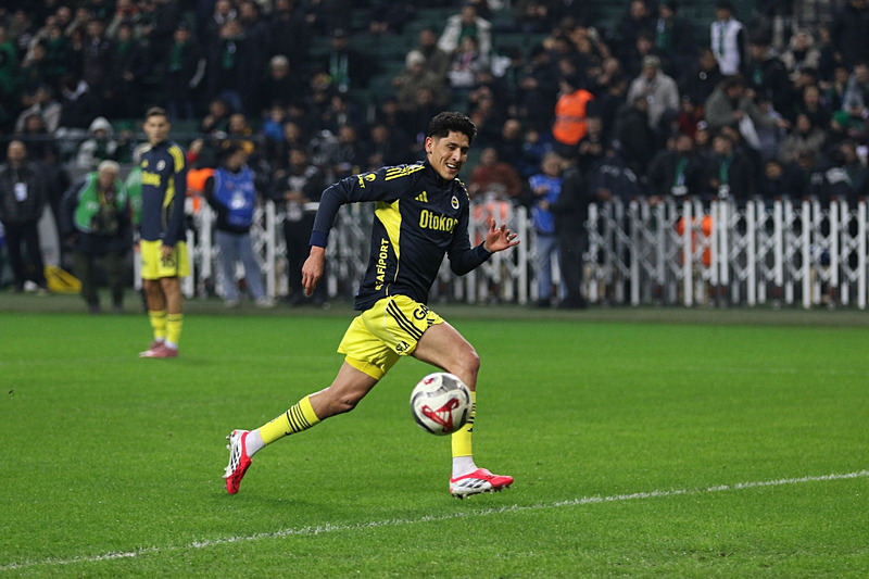 Fred’e sorulan soru Edson Alvarez’e de soruldu! Fenerbahçe’de flaş gelişme
