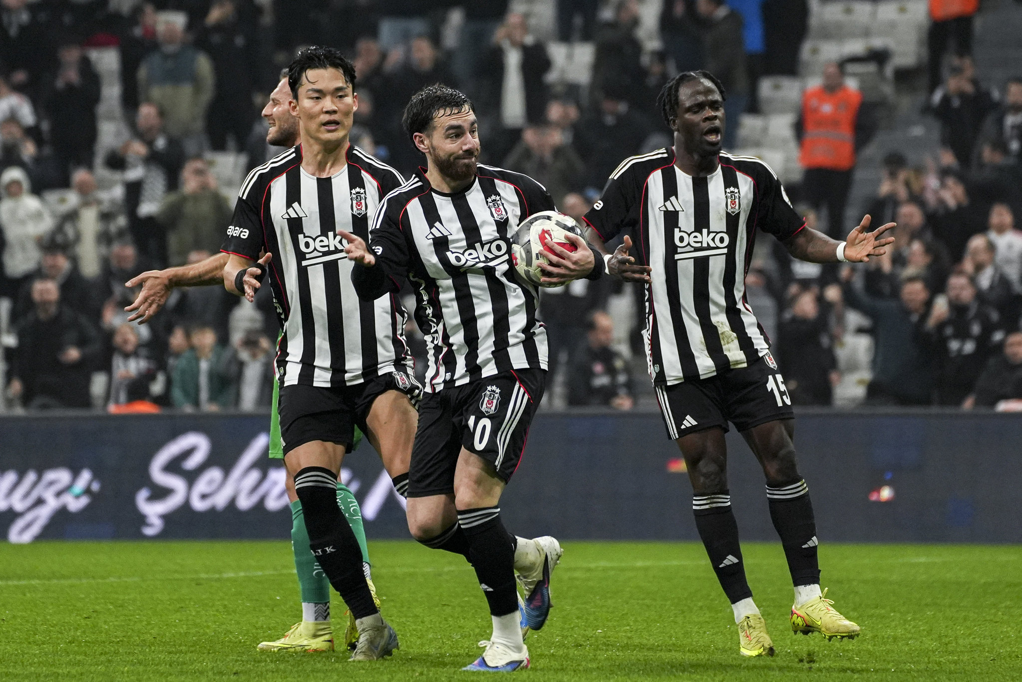 Spor yazarları Beşiktaş-Corendon Alanyaspor maçını değerlendirdi