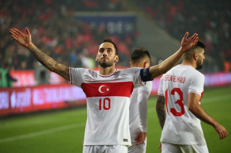 Galatasaray’a Hakan Çalhanoğlu müjdesi! İtalyan basını duyurdu