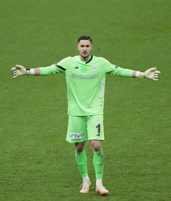 Galatasaray’dan kaleye genç transfer! Günay Güvenç’in yerine o gelecek