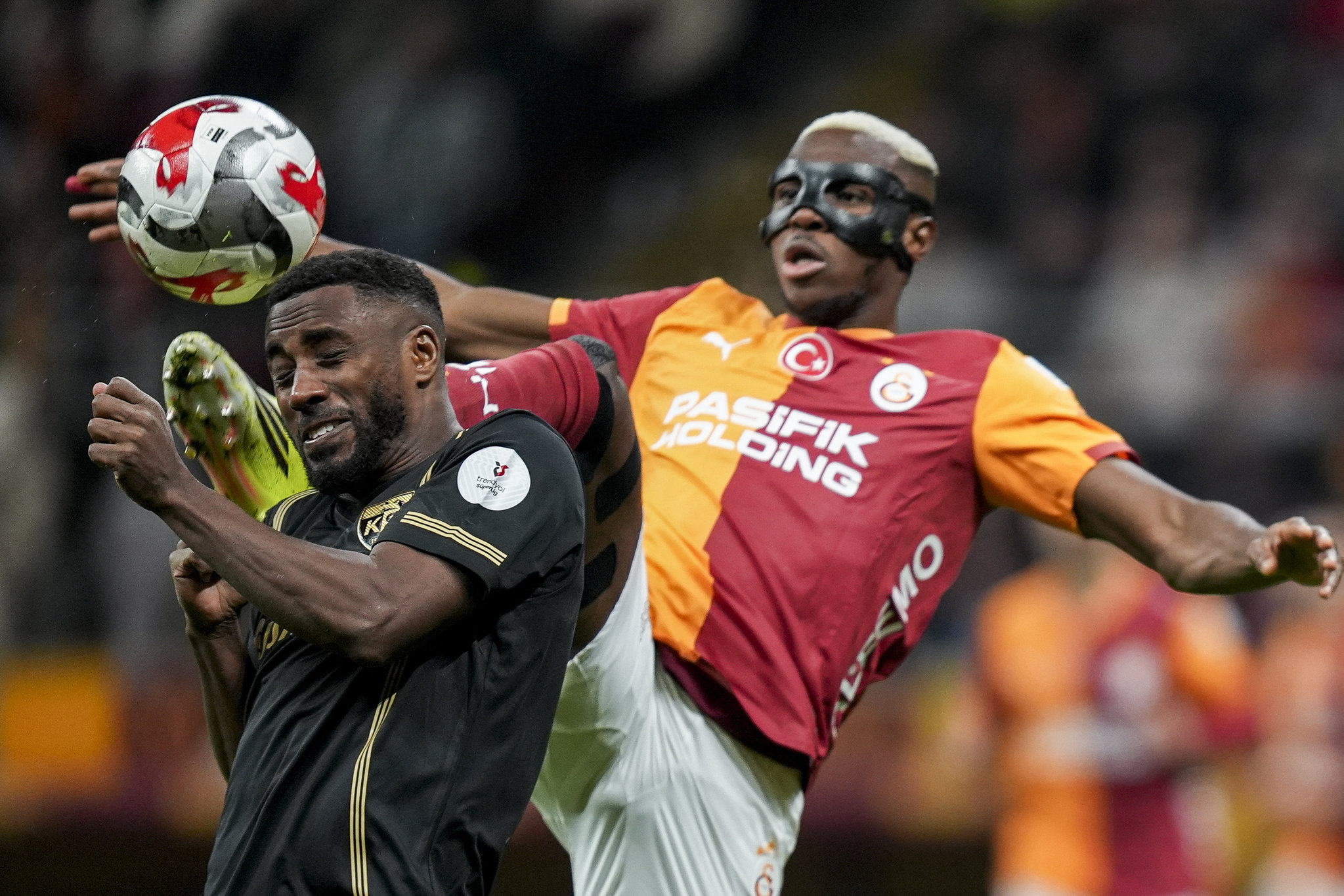 Fenerbahçe’yi Sörloth’a kavuşturabilecek transfer: Victor Osimhen!