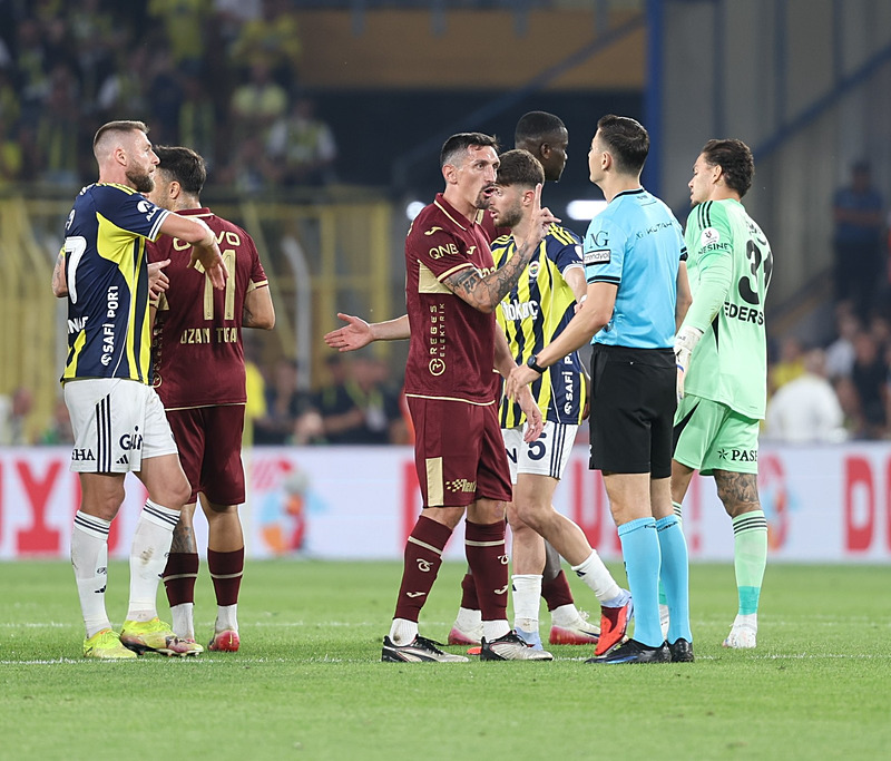 Trabzonspor-Fenerbahçe maçı öncesi yazarlardan dikkat çeken yorumlar
