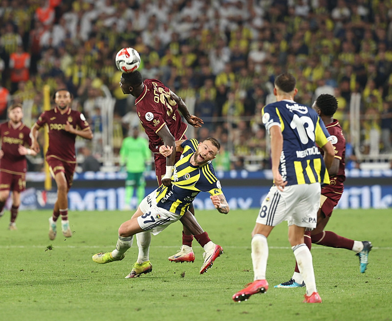 Trabzonspor-Fenerbahçe maçı öncesi yazarlardan dikkat çeken yorumlar