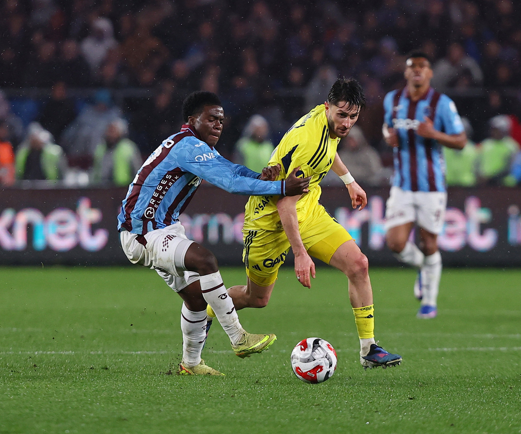 Usta yazardan derbi sonrası flaş eleştiri: Takım bir kişi eksikti!