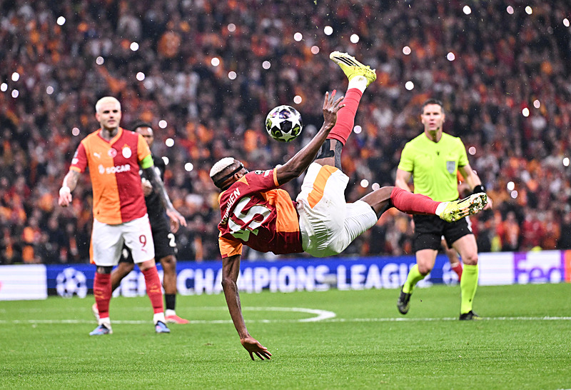 Thierry Henry’den Osimhen talebi! Nijeryalı yıldızı dünya devine önerdi