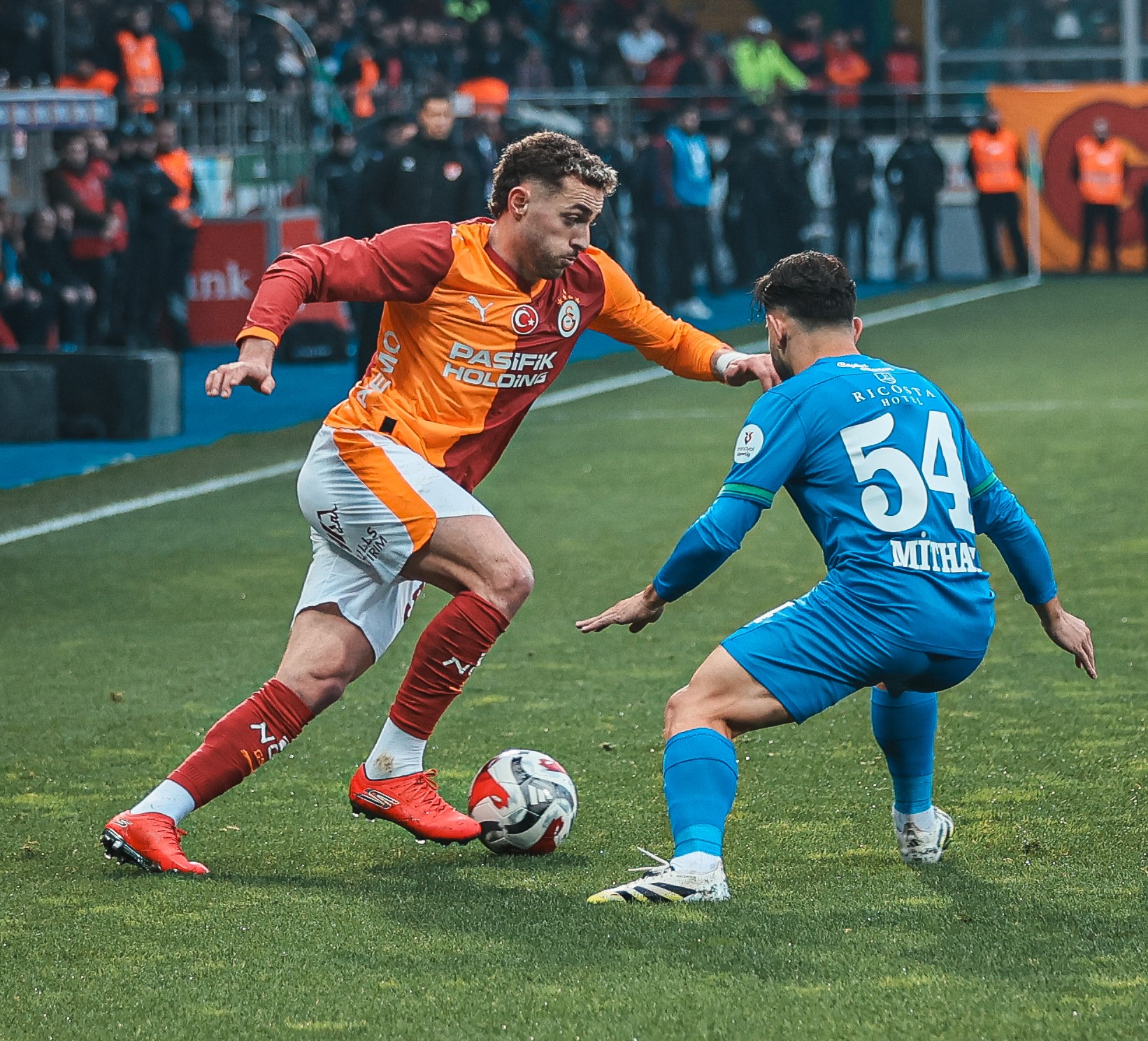 Fenerbahçe’nin rakibi Galatasaraylı yıldız için devrede!