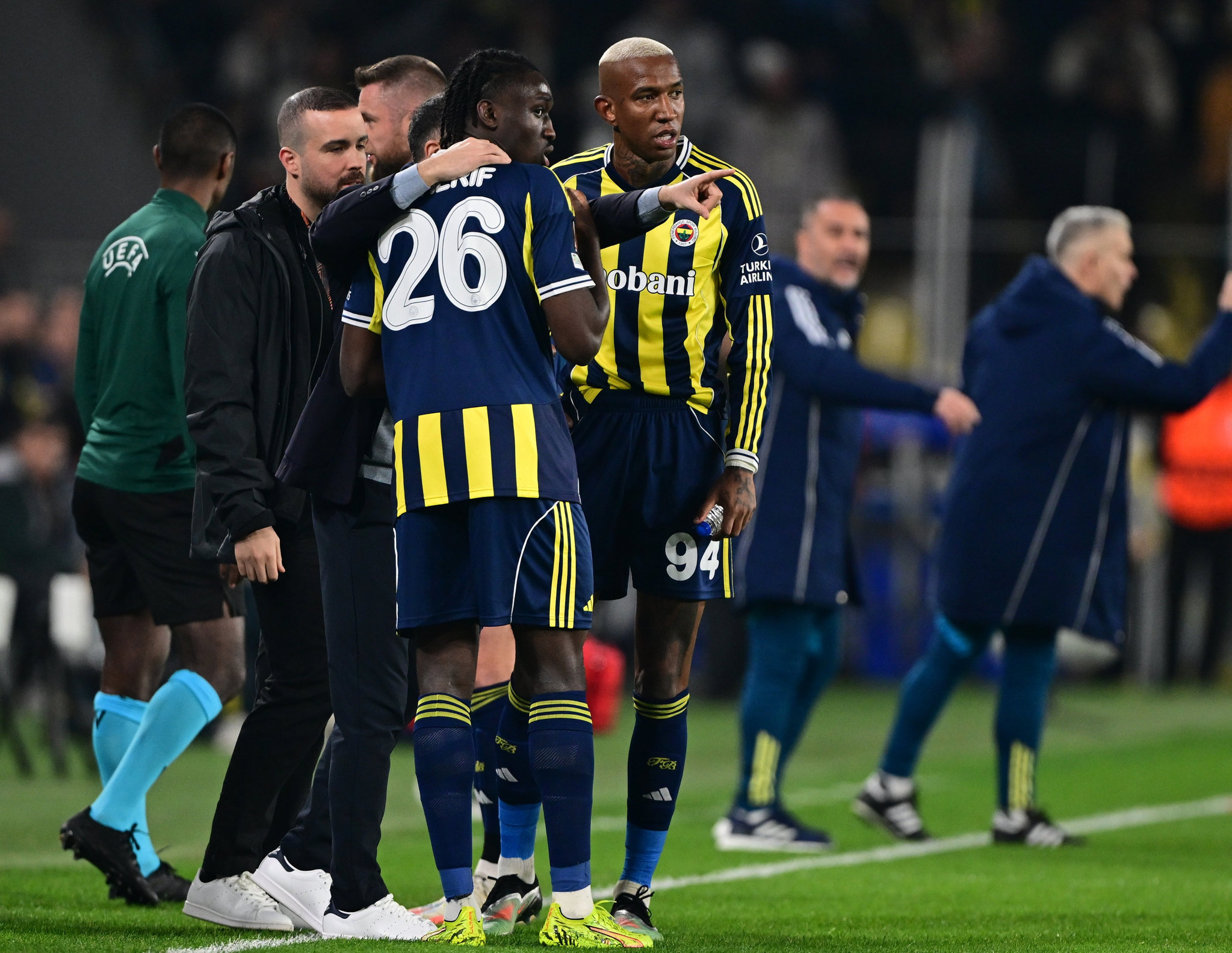 Fenerbahçe genç yıldızın bonservisi aldı! Zorunlu satın alma maddesi...
