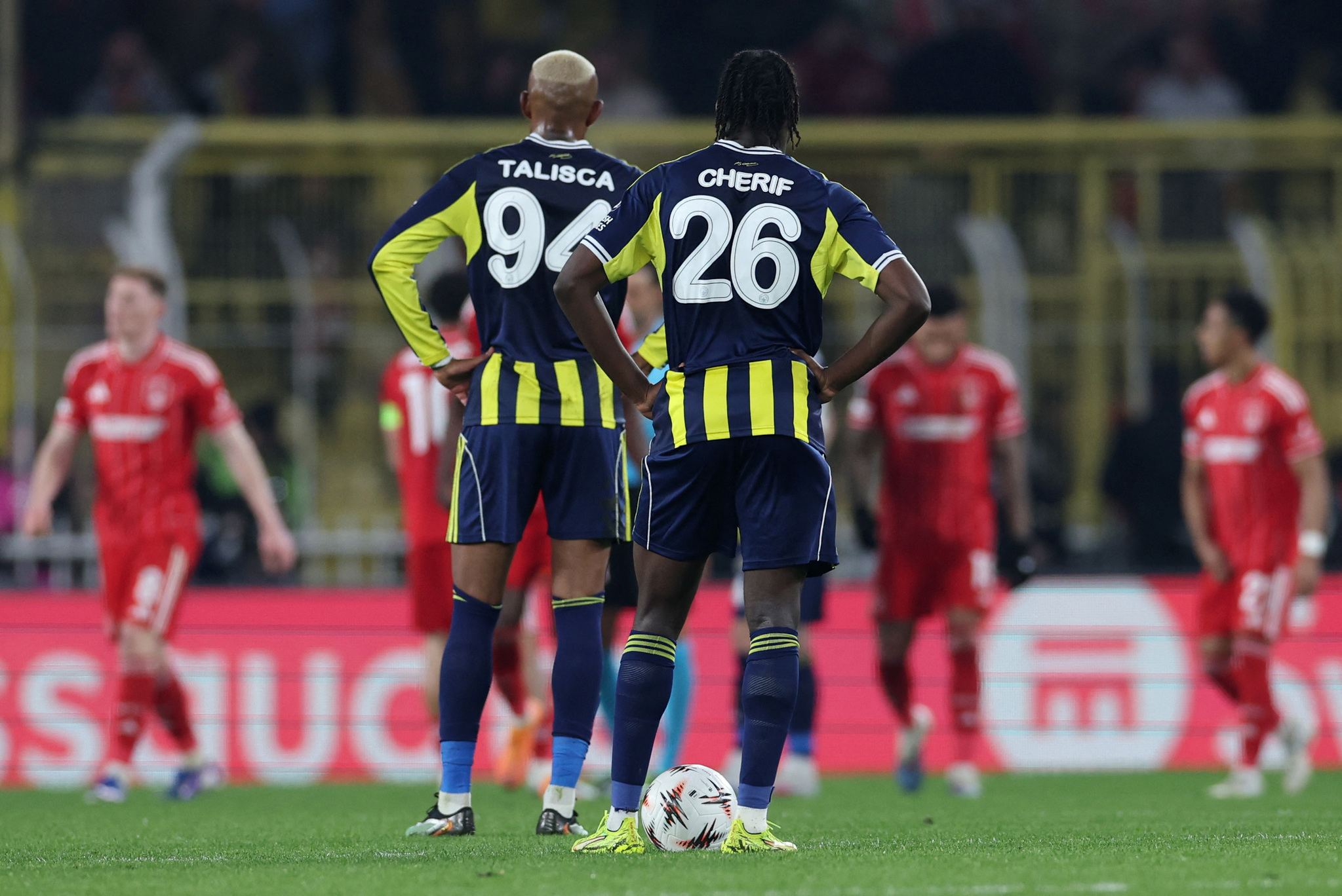 Fenerbahçe genç yıldızın bonservisi aldı! Zorunlu satın alma maddesi...