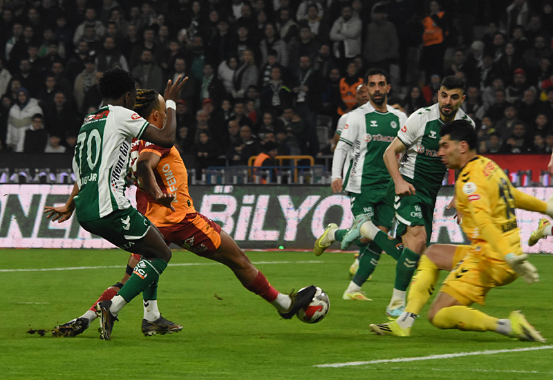 Ahmet Çakar’dan flaş Konyaspor-Galatasaray maçı yorumu! Fenerbahçe’ye hayat öpücüğü
