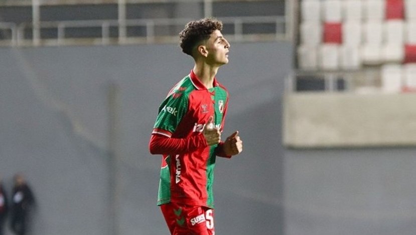 Flaş transfer sonrası Fenerbahçe’den 3 futbolcu Karşıyaka’ya! İşte o isimler