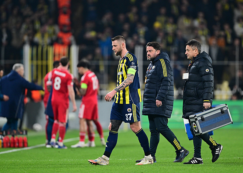 Flaş transfer sonrası Fenerbahçe’den 3 futbolcu Karşıyaka’ya! İşte o isimler