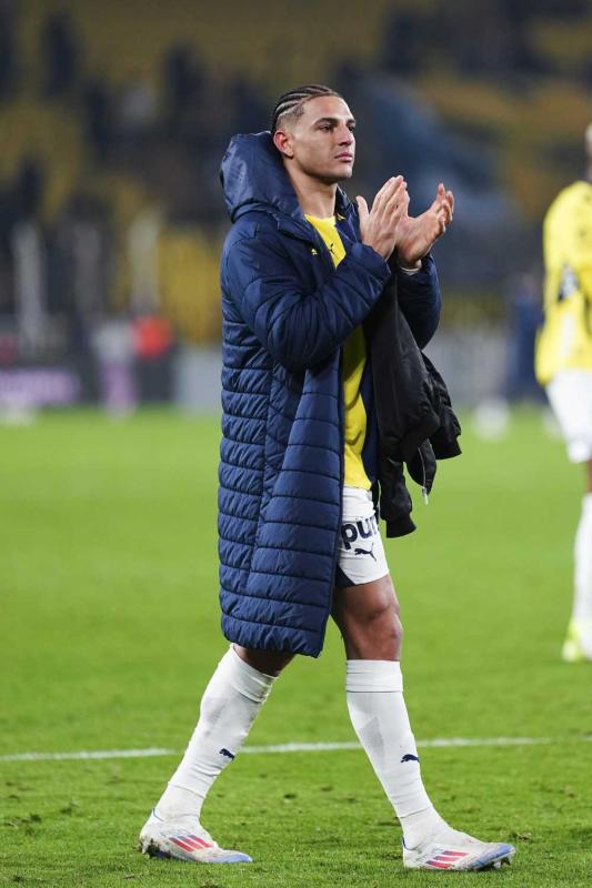Fenerbahçe’ye transferde müjde! O isme bir talip daha çıktı