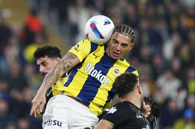 Fenerbahçe’ye transferde müjde! O isme bir talip daha çıktı