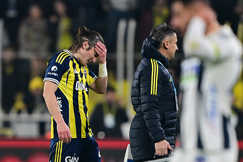 Tedesco stoper ikilisini böyle oluşturacak! Fenerbahçe’de yaşanan sakatlıklar sonrası...
