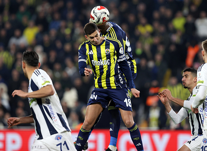 Tedesco stoper ikilisini böyle oluşturacak! Fenerbahçe’de yaşanan sakatlıklar sonrası...