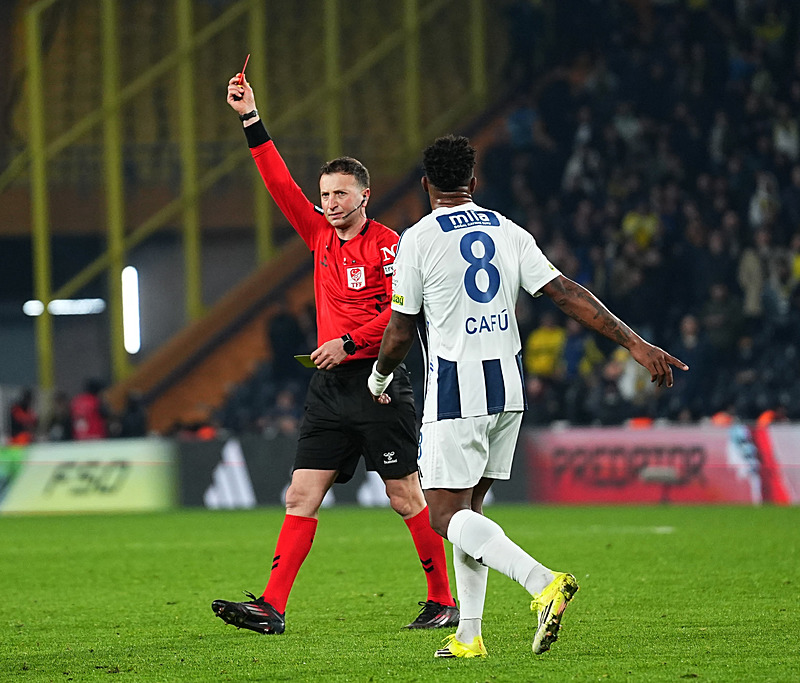 Spor yazarlarından flaş Fenerbahçe-Kasımpaşa maçı değerlendirmeleri!