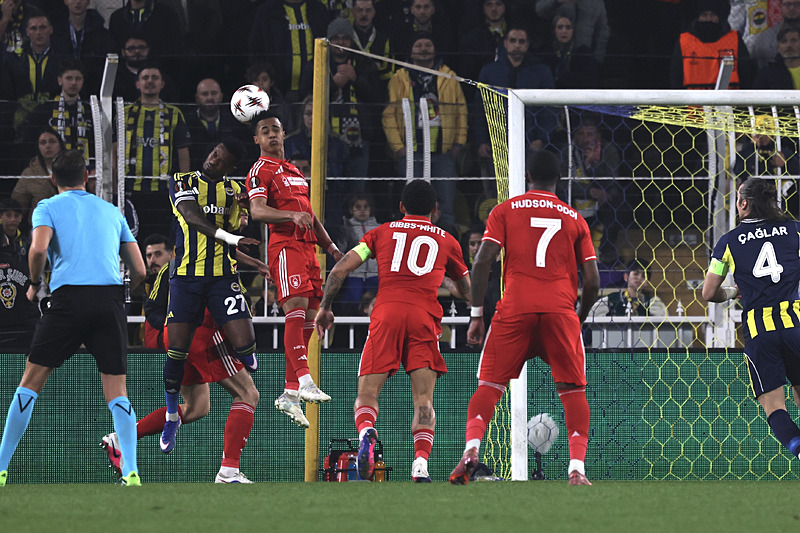 Tedesco’dan zorunlu karar! İşte Fenerbahçe’nin Nottingham Forest maçı 11’i