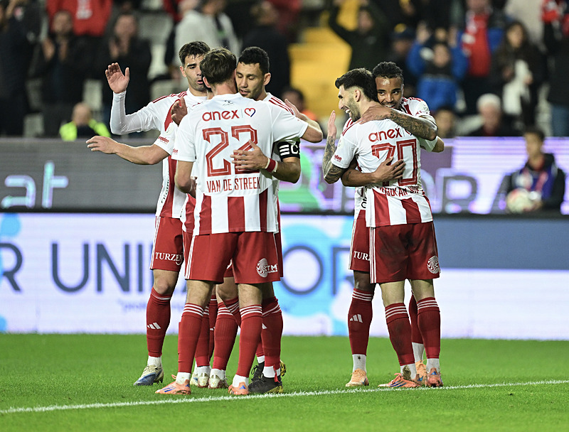 Fenerbahçe’de hedef farkı eritmek! İşte Tedesco’nun ilk 11 kararı